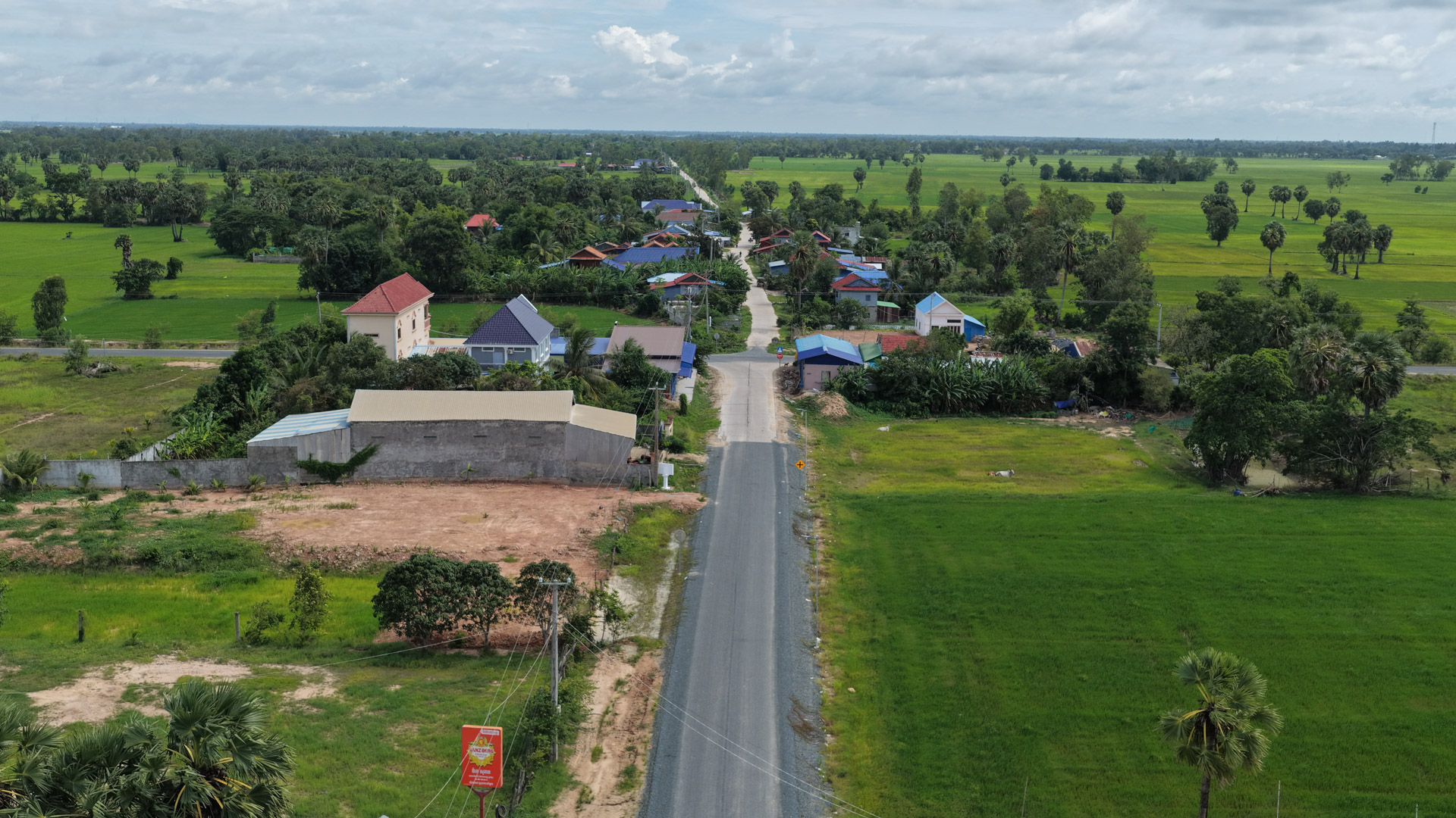 ឯកឧត្ដម ឆាយ ឫទ្ធិសែន អញ្ជើញចុះពិនិត្យគុណភាព និងស្ថានភាពផ្លូវចំនួន ៣ខ្សែ និងស្រះទឹក ១កន្លែង នៅក្នុងខេត្តតាកែវ 9 5 22