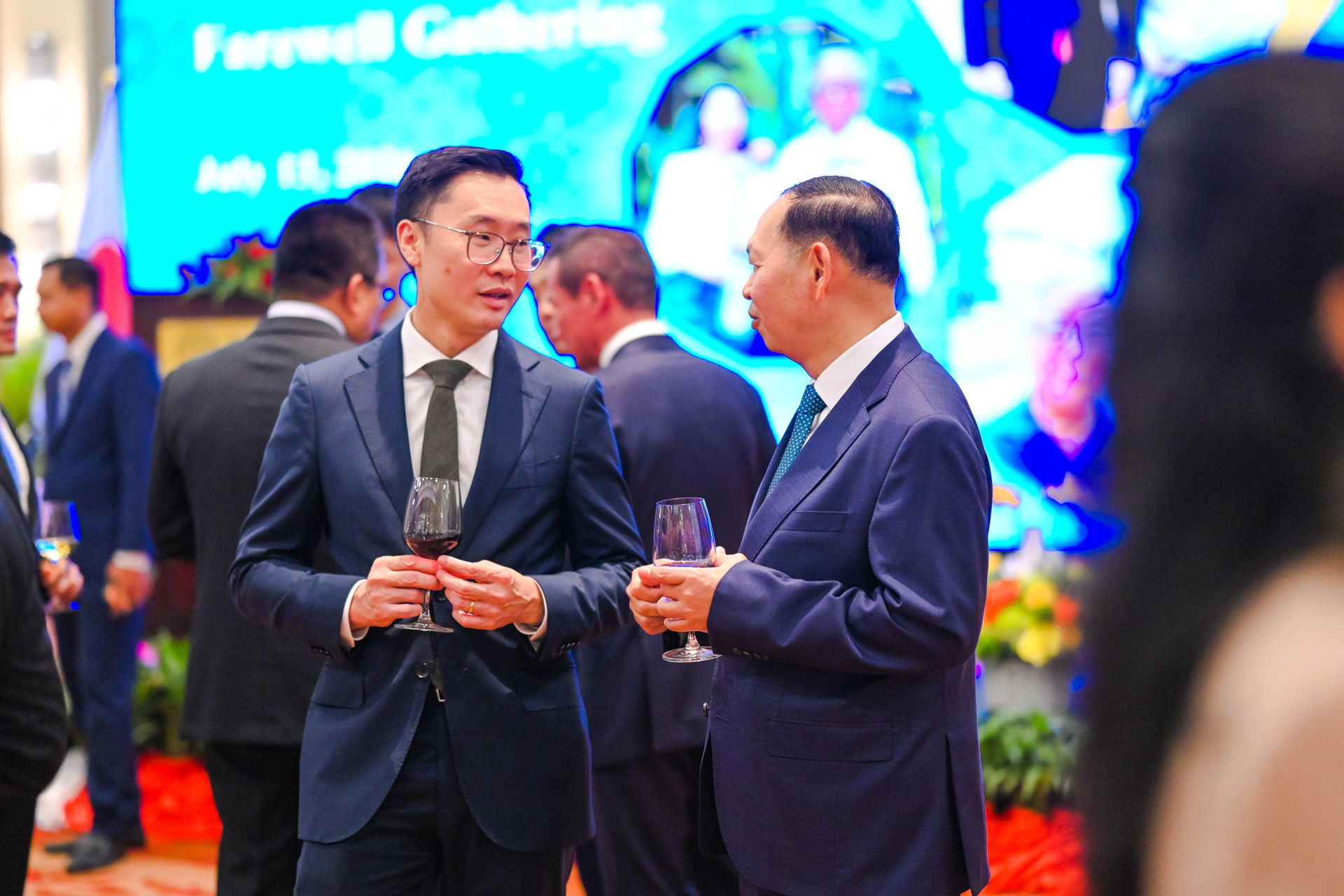 ឯកឧត្ដម ឆាយ ឫទ្ធិសែន អញ្ជើញចូលរួមក្នុងពិធីលៀងសាយភោជន៍ និងជូនដំណើរ ឯកឧត្តម UENO Atsushi ក្នុងឱកាសដែលឯកឧត្តមបានបញ្ចប់អាណត្តិបេសកកម្មការទូតនៅព្រះរាជាណាចក្រកម្ពុជា 30 DSC 5854