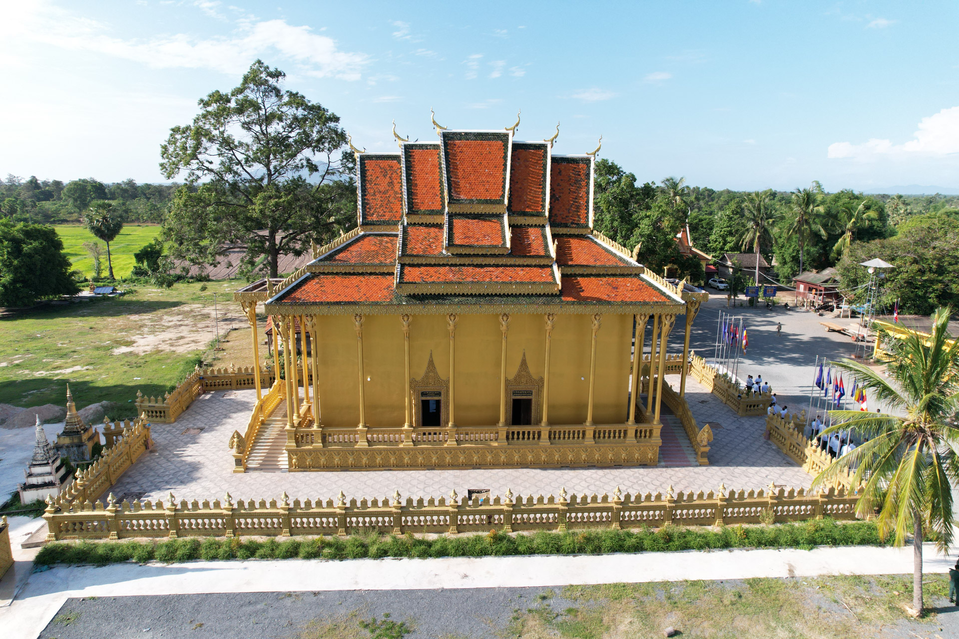 ឯកឧត្តម ឆាយ ឫទ្ធិសែន និងលោកជំទាវ នាំយកទៀនព្រះវស្សា និងទេយ្យវត្ថុ ប្រគេនព្រះសង្ឃ ចំនួន ២៧វត្ត-អាស្រម ស្ថិតនៅក្នុងស្រុកទឹកផុស ខេត្តកំពង់ឆ្នាំង 27 zDJI 0763