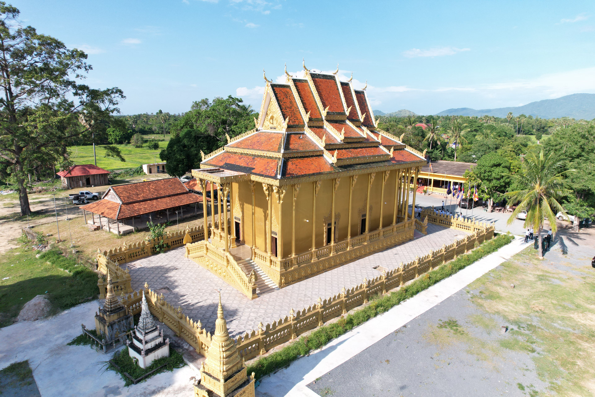 ឯកឧត្តម ឆាយ ឫទ្ធិសែន និងលោកជំទាវ នាំយកទៀនព្រះវស្សា និងទេយ្យវត្ថុ ប្រគេនព្រះសង្ឃ ចំនួន ២៧វត្ត-អាស្រម ស្ថិតនៅក្នុងស្រុកទឹកផុស ខេត្តកំពង់ឆ្នាំង 28 zDJI 0765