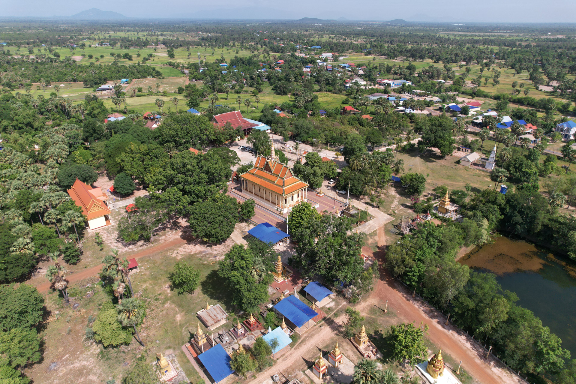 ឯកឧត្តម ឆាយ ឫទ្ធិសែន និងលោកជំទាវ នាំយកទៀនព្រះវស្សា និងទេយ្យវត្ថុ ប្រគេនព្រះសង្ឃ ចំនួន ៣៣វត្ត ស្ថិតនៅក្នុងស្រុកសាមគ្គីមានជ័យ ខេត្តកំពង់ឆ្នាំង 43 zDJI 0773