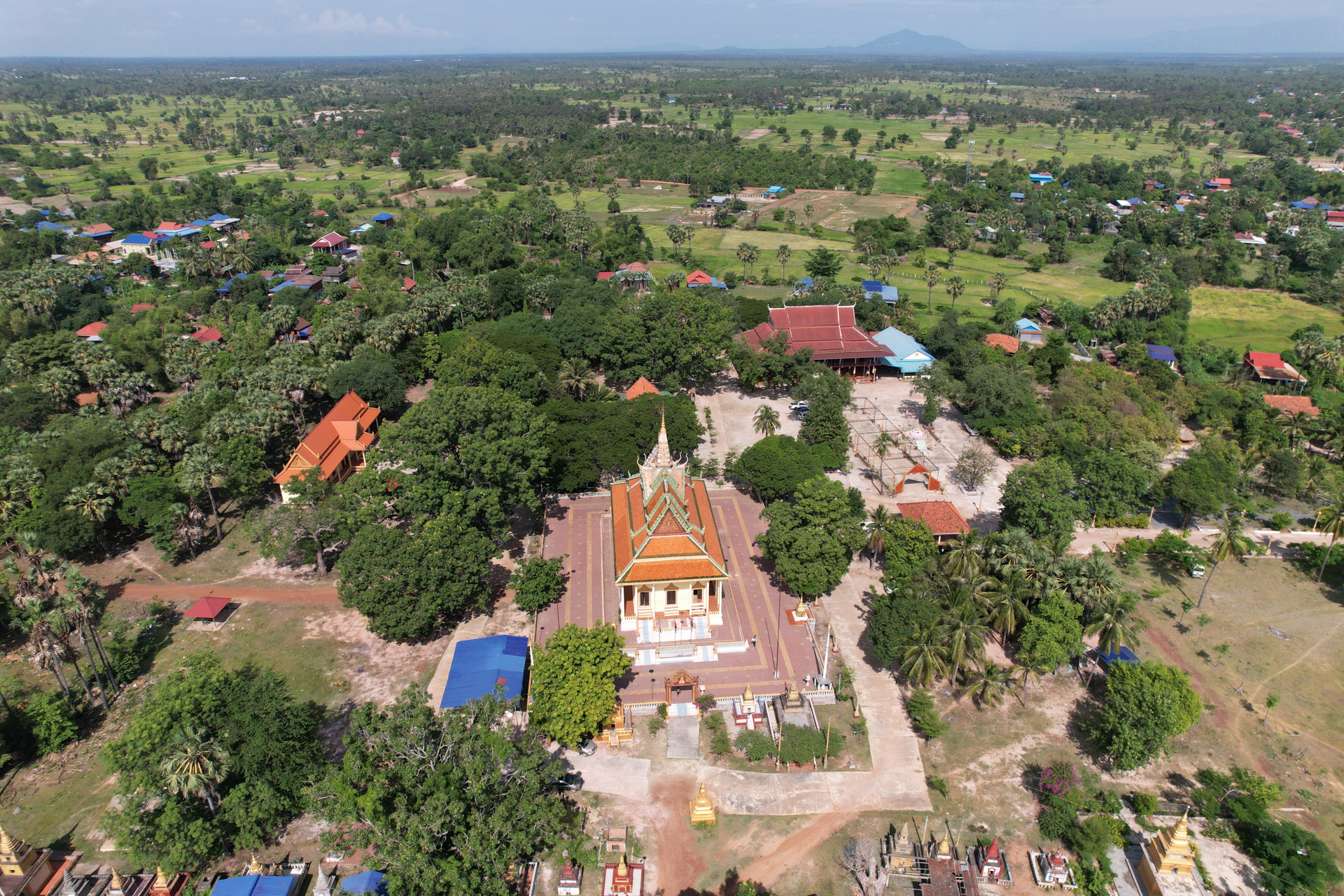 ឯកឧត្តម ឆាយ ឫទ្ធិសែន និងលោកជំទាវ នាំយកទៀនព្រះវស្សា និងទេយ្យវត្ថុ ប្រគេនព្រះសង្ឃ ចំនួន ៣៣វត្ត ស្ថិតនៅក្នុងស្រុកសាមគ្គីមានជ័យ ខេត្តកំពង់ឆ្នាំង 44 zDJI 0774