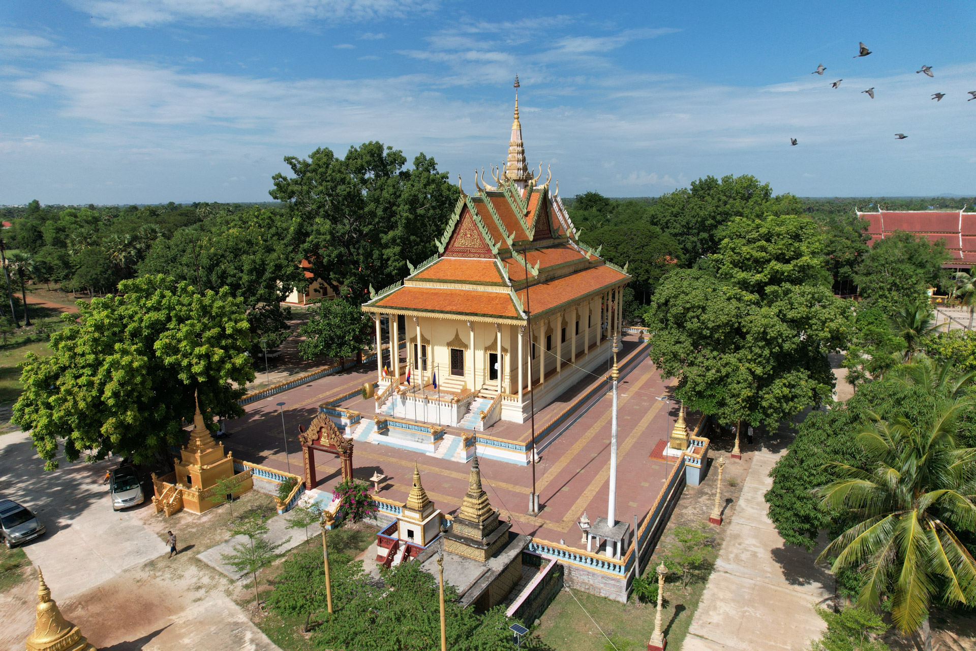 ឯកឧត្តម ឆាយ ឫទ្ធិសែន និងលោកជំទាវ នាំយកទៀនព្រះវស្សា និងទេយ្យវត្ថុ ប្រគេនព្រះសង្ឃ ចំនួន ៣៣វត្ត ស្ថិតនៅក្នុងស្រុកសាមគ្គីមានជ័យ ខេត្តកំពង់ឆ្នាំង 45 zDJI 0776