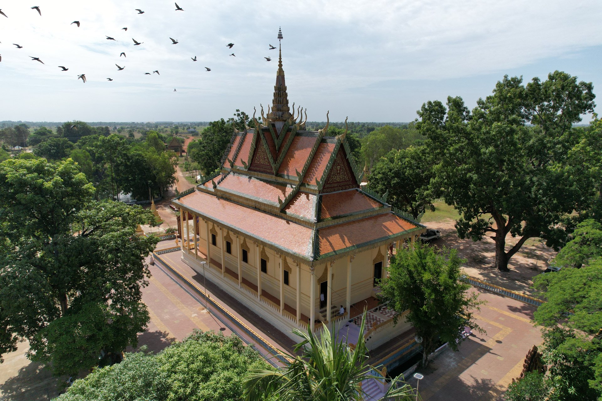 ឯកឧត្តម ឆាយ ឫទ្ធិសែន និងលោកជំទាវ នាំយកទៀនព្រះវស្សា និងទេយ្យវត្ថុ ប្រគេនព្រះសង្ឃ ចំនួន ៣៣វត្ត ស្ថិតនៅក្នុងស្រុកសាមគ្គីមានជ័យ ខេត្តកំពង់ឆ្នាំង 46 zDJI 0780