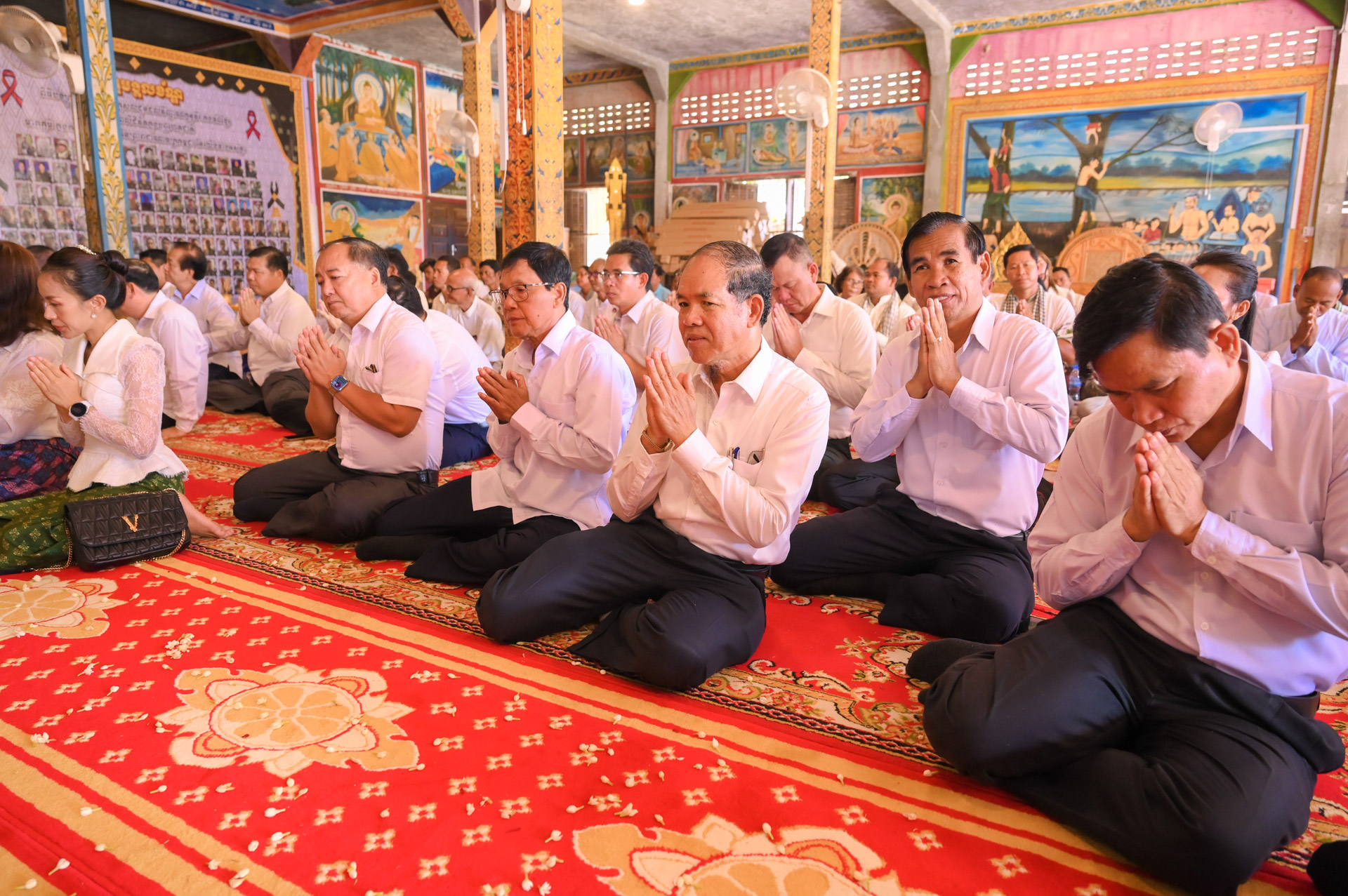 ឯកឧត្តម ឆាយ ឫទ្ធិសែន និងលោកជំទាវ នាំយកទៀនព្រះវស្សា និងទេយ្យវត្ថុ ប្រគេនព្រះសង្ឃ ចំនួន ២៧វត្ត-អាស្រម ស្ថិតនៅក្នុងស្រុកទឹកផុស ខេត្តកំពង់ឆ្នាំង 48 zDSC 6743