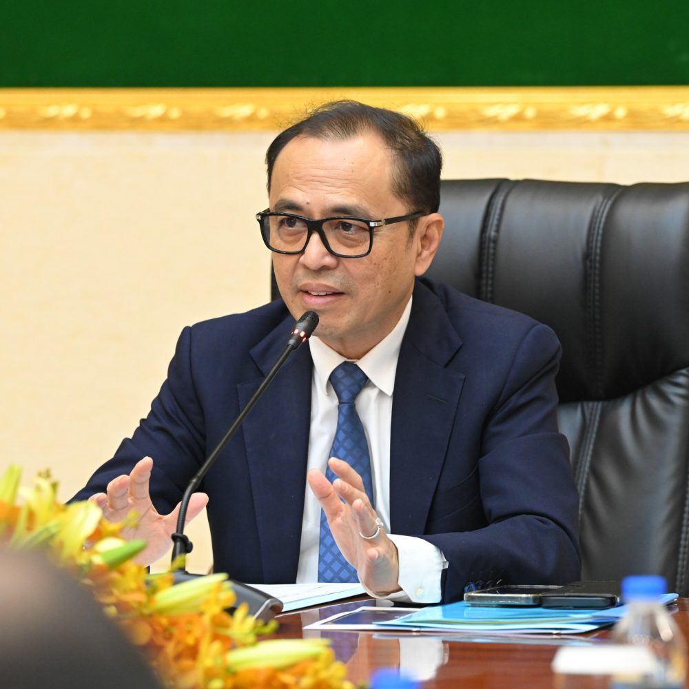 ឯកឧត្ដម ឆាយ ឫទ្ធិសែន អញ្ជើញចូលរួមក្នុងកិច្ចប្រជុំអន្តរក្រសួងចង្អៀត ដើម្បីពិនិត្យនិងពិភាក្សាលើ “សេចក្តីព្រាងសេចក្តីណែនាំស្តីពីការរៀបចំប្រកាស ប្រកាសអន្តរក្រសួង និងប្រកាសរួម របស់ក្រសួង ស្ថាប័ន” 2 1 4