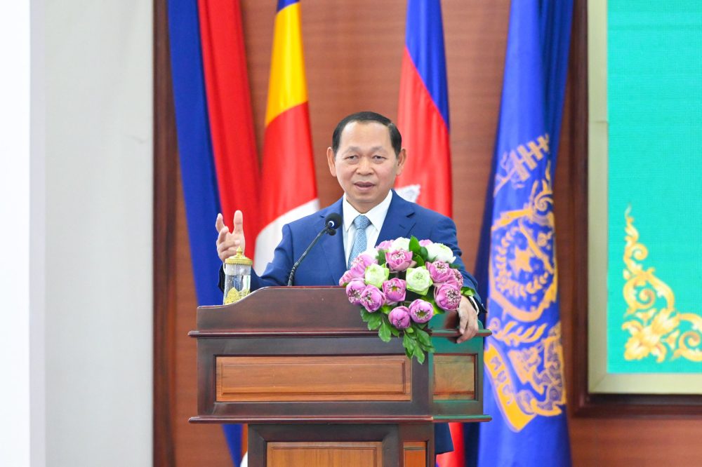 ក្រសួងអភិវឌ្ឍន៍ជនបទ ប្រកាសដាក់ឱ្យប្រើប្រាស់ជាផ្លូវការផែនការយុទ្ធសាស្រ្តអភិវឌ្ឍន៍ហេដ្ឋារចនាសម្ព័ន្ធផ្លូវជនបទឆ្នាំ២០២៦-២០៣៣ 2 2 8