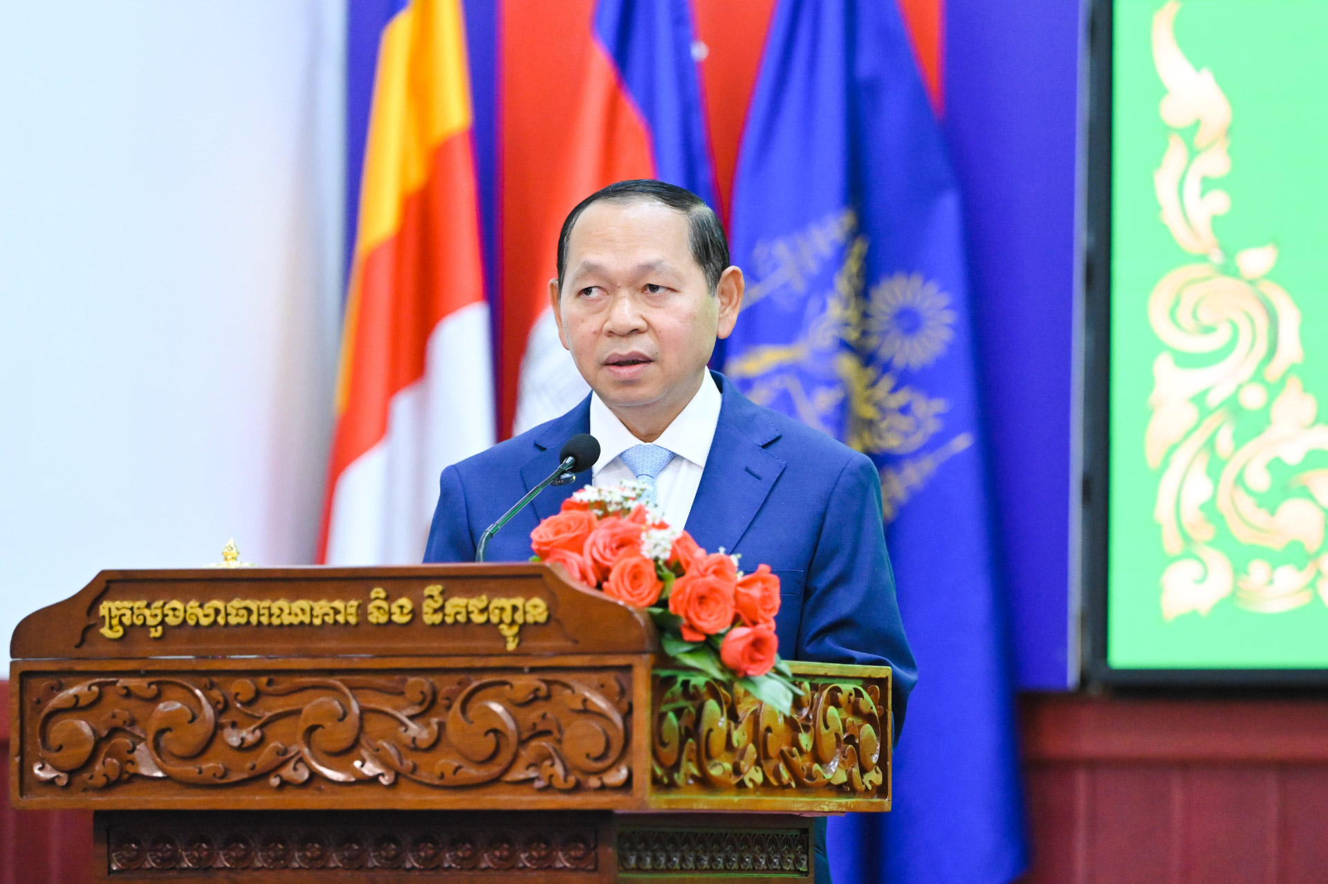 ឯកឧត្តម ឆាយ ឫទ្ធិសែន រដ្ឋមន្ត្រីក្រសួងអភិវឌ្ឍន៍ជនបទ អញ្ជើញចូលរួមជាសហអធិបតីជាមួយ ឯកឧត្តម ប៉េង ពោធិ៍នា រដ្ឋមន្ដ្រីក្រសួងសាធារណការ និងដឹកជញ្ជូន ក្នុងពិធីផ្សព្វផ្សាយស្តីពី “បទដ្ឋានបច្ចេកទេសរបស់ក្រសួងសាធារណការ និងដឹកជញ្ជូន” 59 31 10