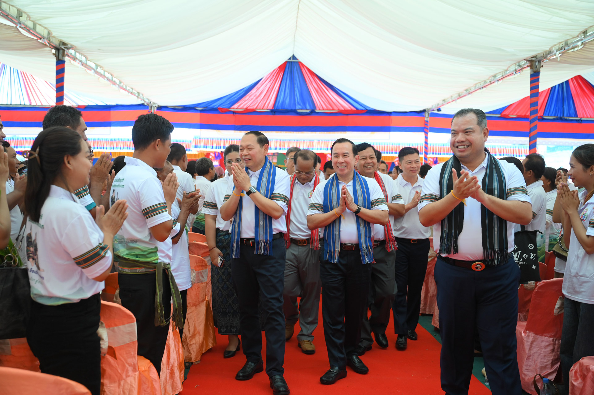 ក្រសួងអភិវឌ្ឍន៍ជនបទប្រារព្ធទិវាអន្តរជាតិជនជាតិដើមភាគតិចពិភពលោក លើកទី៣២ និងលើកទី២២ នៅកម្ពុជា ក្រោមប្រធានបទ “ ការលើកតម្កើងតួនាទីឆ្មបជាជនជាតិដើមភាគតិច ដើម្បីការពារជីវិត និងលើកកម្ពស់សុខុមាលភាព“ 129 95DSC 5716