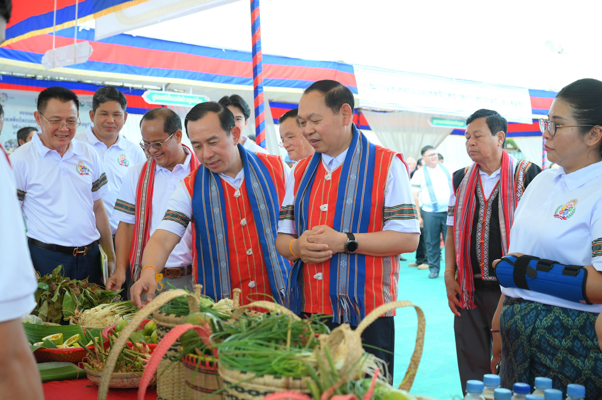 ក្រសួងអភិវឌ្ឍន៍ជនបទប្រារព្ធទិវាអន្តរជាតិជនជាតិដើមភាគតិចពិភពលោក លើកទី៣២ និងលើកទី២២ នៅកម្ពុជា ក្រោមប្រធានបទ “ ការលើកតម្កើងតួនាទីឆ្មបជាជនជាតិដើមភាគតិច ដើម្បីការពារជីវិត និងលើកកម្ពស់សុខុមាលភាព“ 130 95DSC 6095