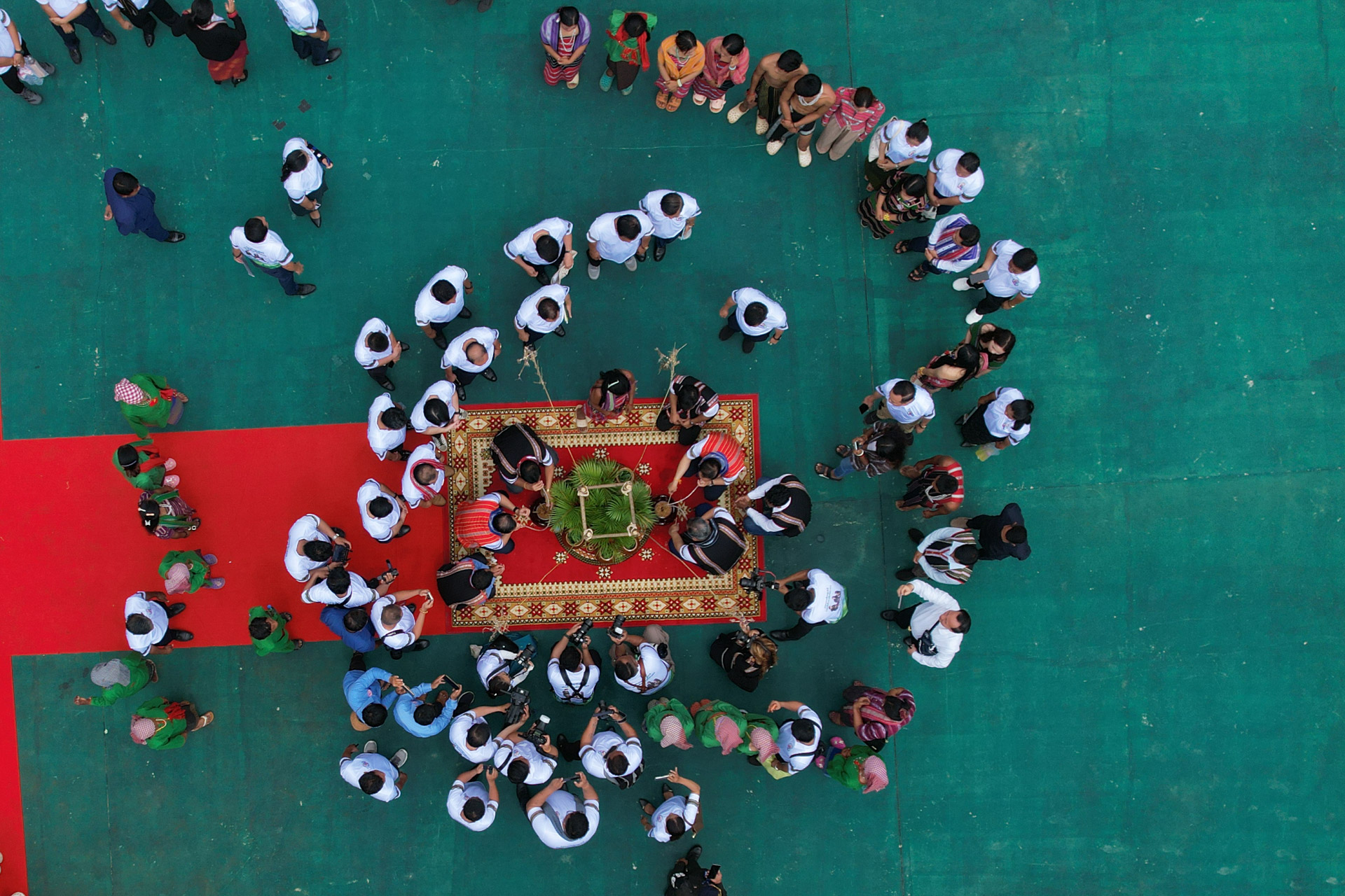 ក្រសួងអភិវឌ្ឍន៍ជនបទប្រារព្ធទិវាអន្តរជាតិជនជាតិដើមភាគតិចពិភពលោក លើកទី៣២ និងលើកទី២២ នៅកម្ពុជា ក្រោមប្រធានបទ “ ការលើកតម្កើងតួនាទីឆ្មបជាជនជាតិដើមភាគតិច ដើម្បីការពារជីវិត និងលើកកម្ពស់សុខុមាលភាព“ 134 96DJI 0890