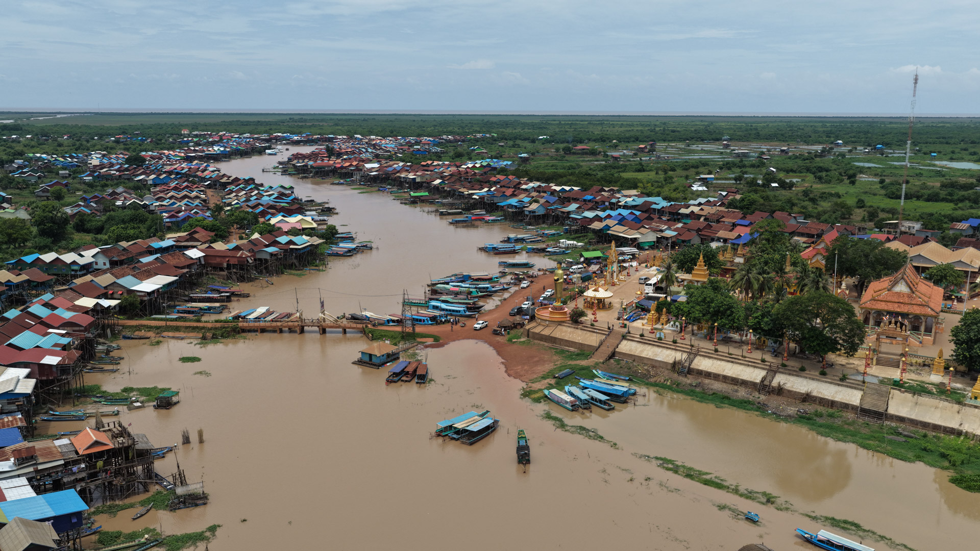 ឯកឧត្តម ឆាយ ឫទ្ធិសែន អញ្ជើញចុះពិនិត្យជាក់ស្ដែងស្ថានភាពផ្លូវចំនួន ៣ខ្សែស្ថិតនៅក្នុងខេត្តសៀមរាប 32 DJI 20260818121709 0024 D