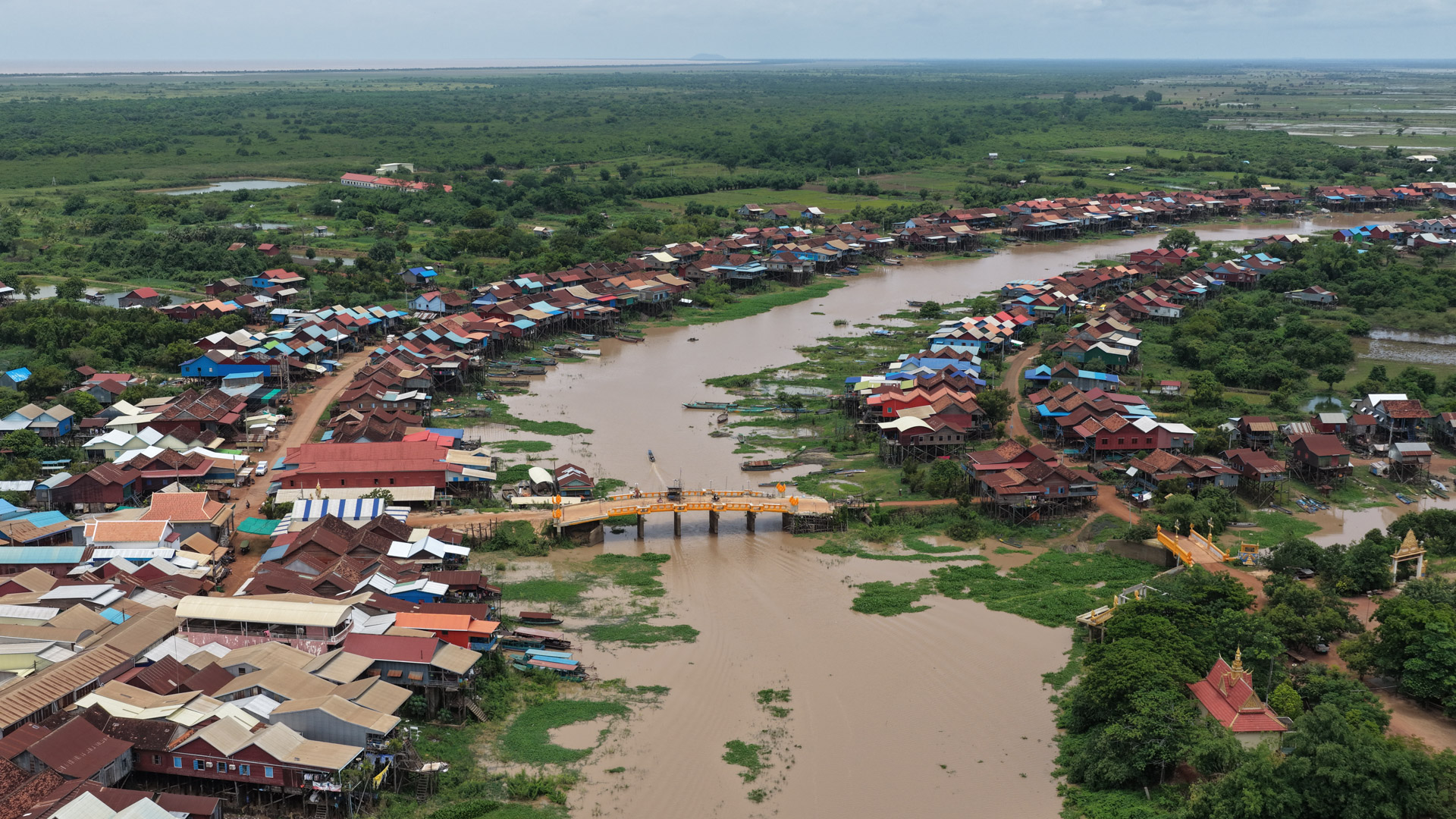 ឯកឧត្តម ឆាយ ឫទ្ធិសែន អញ្ជើញចុះពិនិត្យជាក់ស្ដែងស្ថានភាពផ្លូវចំនួន ៣ខ្សែស្ថិតនៅក្នុងខេត្តសៀមរាប 36 DJI 20260818123112 0059 D