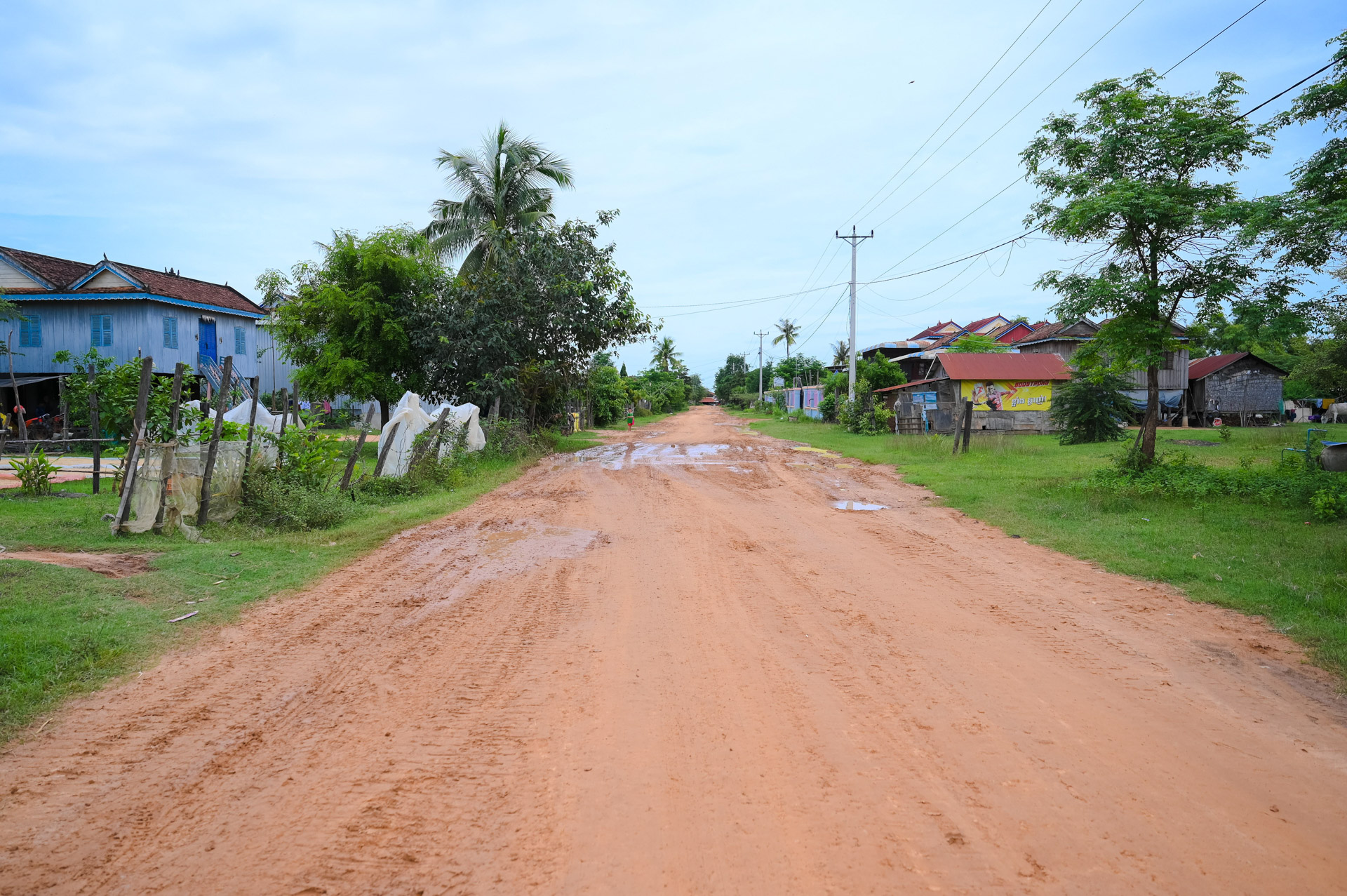 ឯកឧត្តម ឆាយ ឫទ្ធិសែន ដឹកនាំមន្ដ្រីបច្ចេកទេសអញ្ជើញចុះពិនិត្យជាក់ស្ដែងស្ថានភាពផ្លូវចំនួន ១ខ្សែ នៅក្នុងខេត្តកំពង់ធំ និងពិនិត្យផ្លូវរងផលប៉ះពាល់ដោយសារគ្រោះធម្មជាតិចំនួន ២ទីតាំង នៅក្នុងខេត្តកំពង់ចាម និងខេត្តត្បូងឃ្មុំ 9 DSC 8978 1