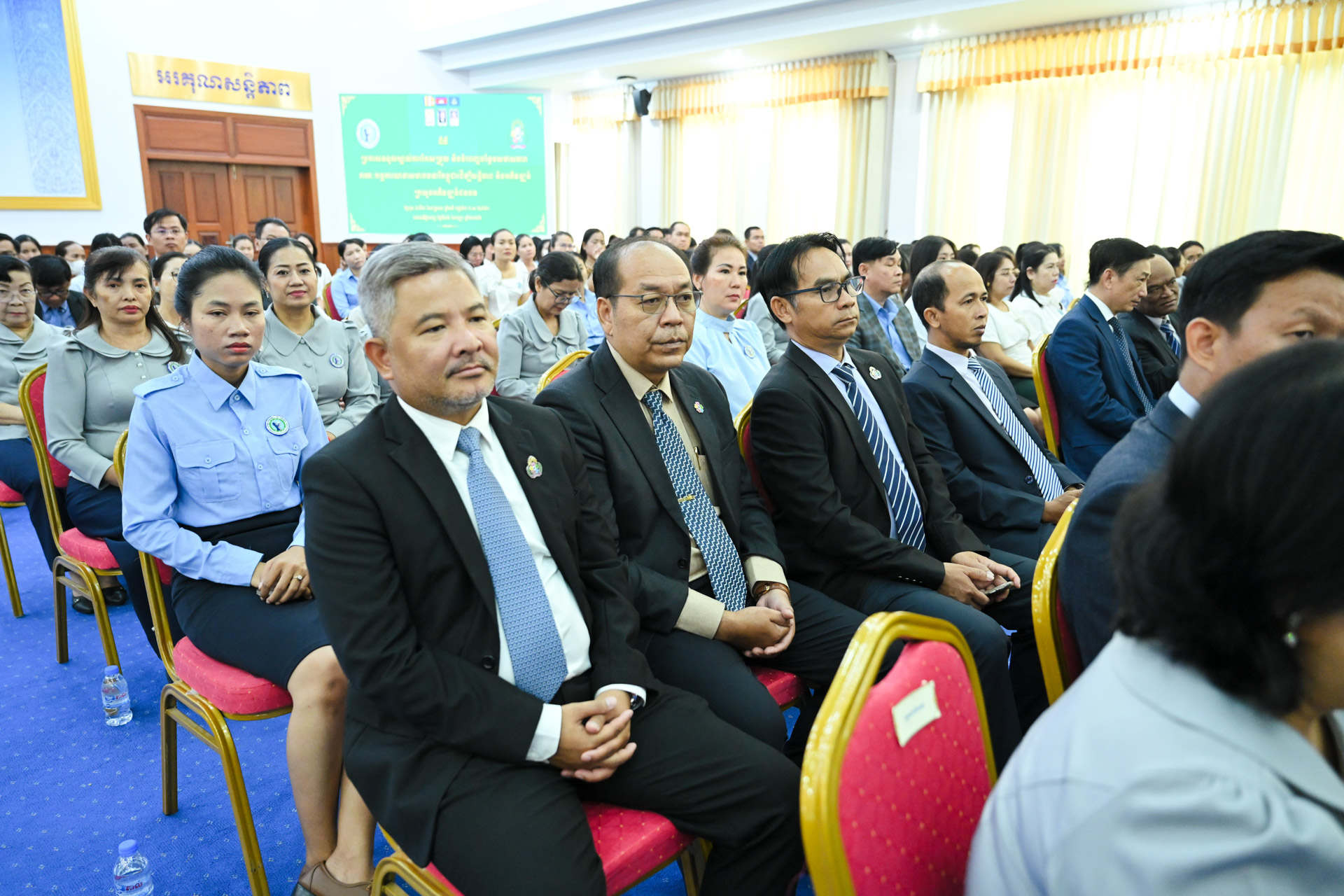 ពិធីប្រកាសទទួលស្គាល់ការកែសម្រួល និងបំពេញបន្ថែមសមាសភាពគណៈកម្មការសាខាសមាគមនារីកម្ពុជាដើម្បីសន្តិភាពនិងអភិវឌ្ឍន៍ ក្រសួងអភិវឌ្ឍន៍ជនបទ 76 DSC 5512