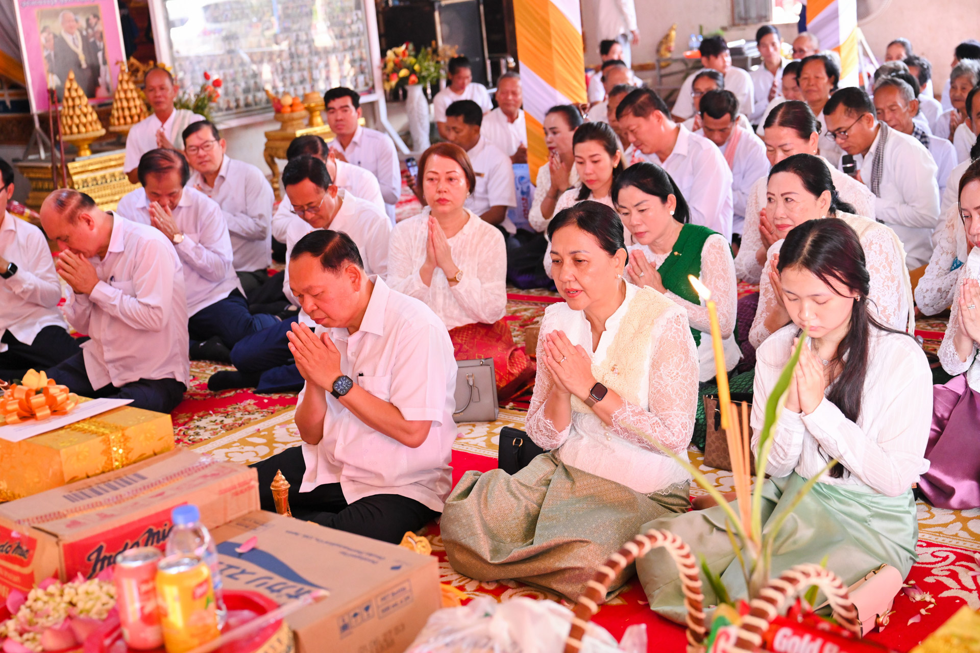 ឯកឧត្តម ឆាយ ឫទ្ធិសែន នាំយកទេយ្យទាន និងបច្ច័យរបស់សម្តេចធិបតី នាយករដ្ឋមន្ត្រី និងលោកជំទាវបណ្ឌិតចូលរួមកាន់បិណ្ឌ វេនទី១២ នៅវត្តចំនួន៣ ស្ថិតនៅស្រុកសាមគ្គីមានជ័យ ខេត្តកំពង់ឆ្នាំង 38 15DSC 1418