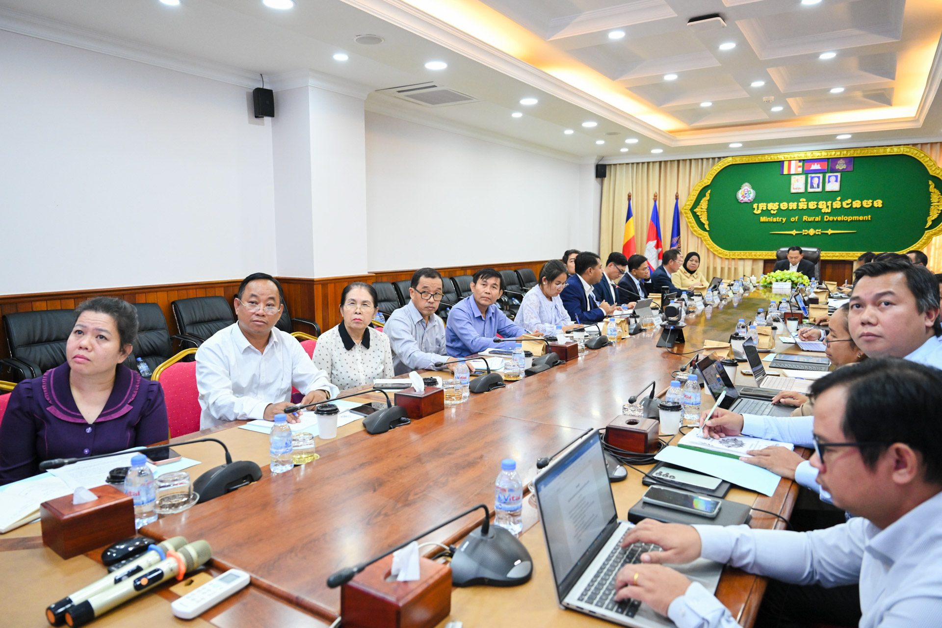 ឯកឧត្តម ឆាយ ឫទ្ធិសែន អញ្ជើញដឹកនាំកិច្ចប្រជុំពិនិត្យវឌ្ឍនការរៀបចំផែនការយុទ្ធសាស្ដ្រ តាមកម្មវិធីអាទិភាពរបស់ក្រសួងអភិវឌ្ឍន៍ជនបទ 28 25 1