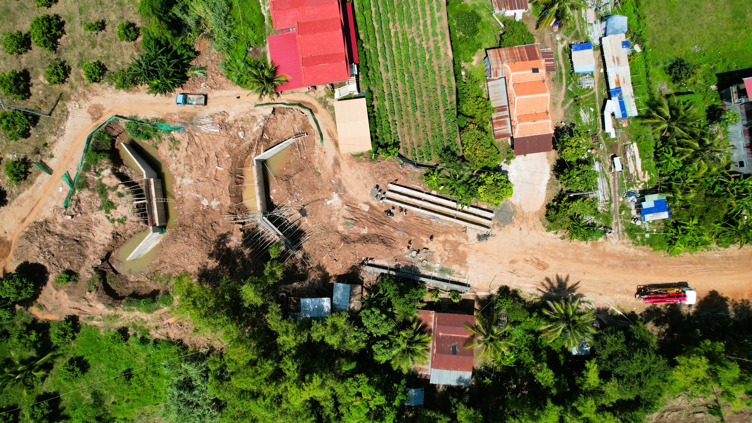 ឯកឧត្ដម ឆាយ ឫទ្ធិសែន ដឹកនាំមន្ដ្រីបច្ចេកទេស អញ្ជើញចុះពិនិត្យជាក់ស្ដែងហេដ្ឋារចនាសម្ព័ន្ធផ្លូវជនបទចំនួន ៣ខ្សែ និងស្ពាន ៣កន្លែងនៅខេត្តត្បូងឃ្មុំ និងខេត្តកំពង់ចាម 43 55